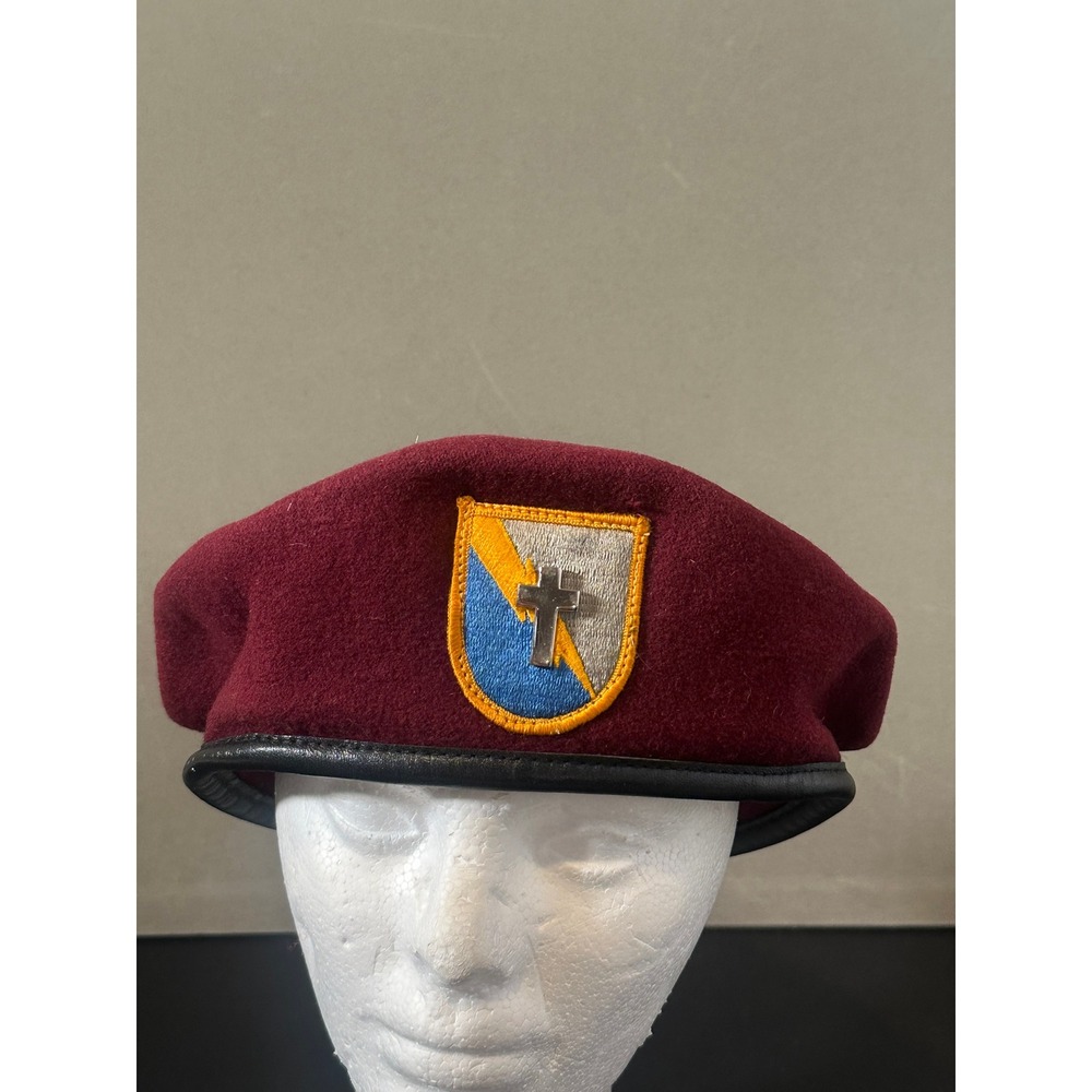 DSCP Garrison Collection Maroon Wool Military Beret with Cross Insignia Flash